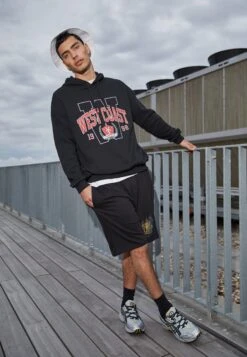 YOURTURN Sweater - Black