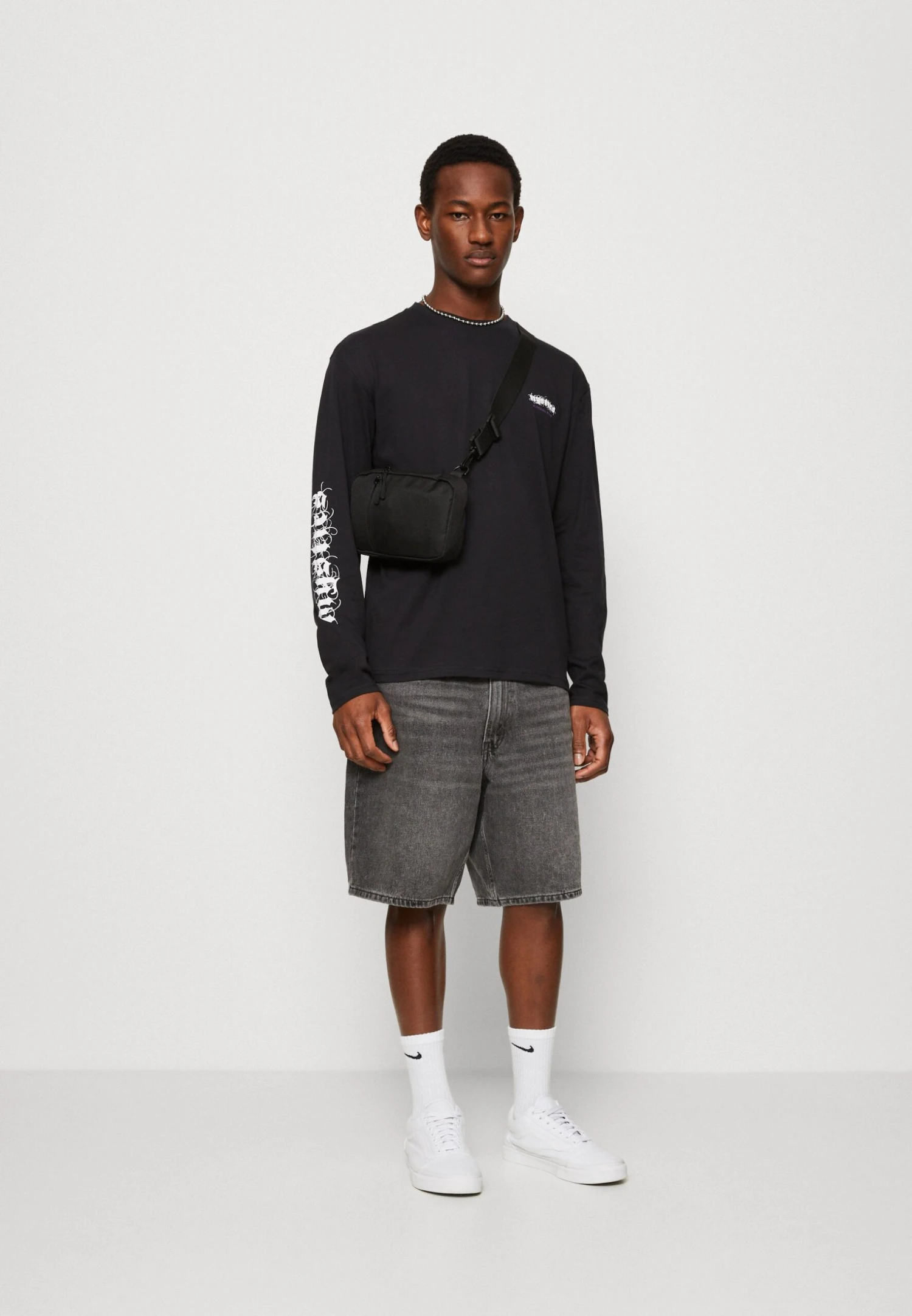 YOURTURN Unisex - Longsleeve - Black - Afbeelding 2