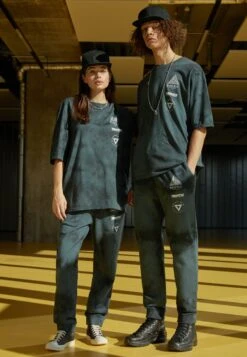 YOURTURN Wincent Weiss Unisex - Trainingsbroek - Black