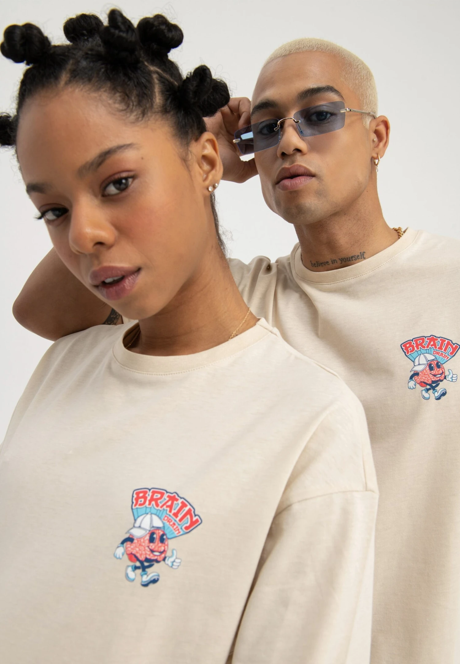 YOURTURN Unisex - T-Shirt Print - Beige - Afbeelding 4